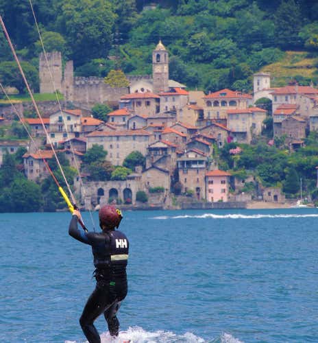 Lezione di kitesurf a Dervio sul Lago di Como