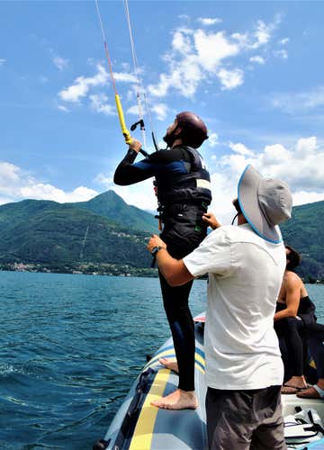 Lezione di kitesurf a Dervio sul Lago di Como
