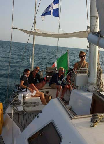 Giornata in barca con pranzo e lezione di vela alle Secche della Meloria