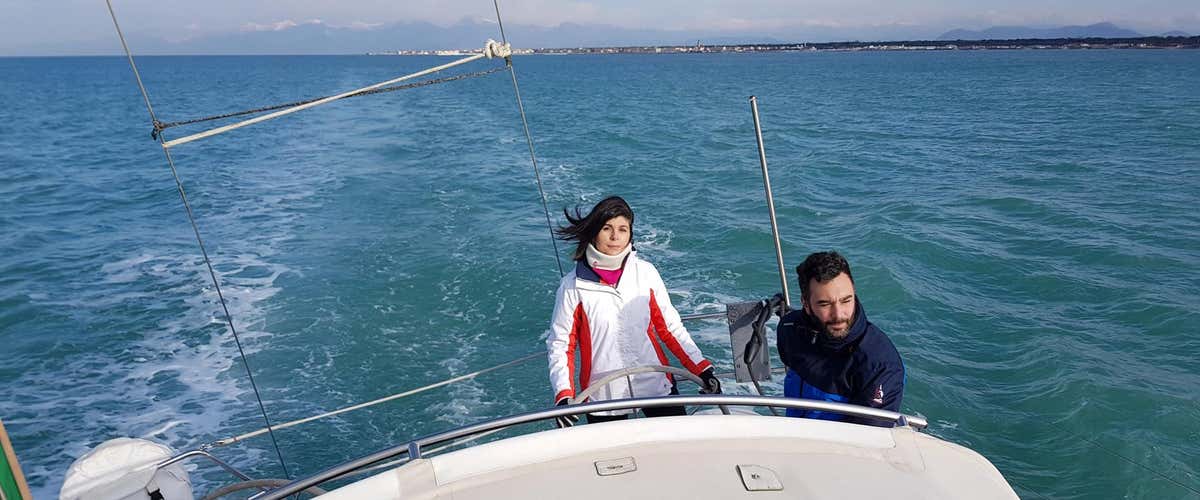 Giornata in barca con pranzo e lezione di vela alle Secche della Meloria