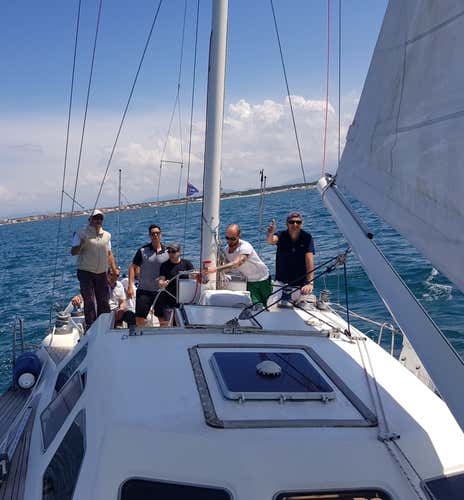 Giornata in barca con pranzo e lezione di vela alle Secche della Meloria