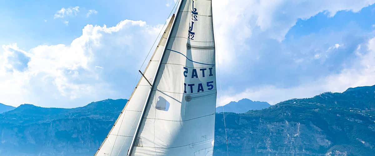 2-hour sailing tour along the Veneto shore of Lake Garda