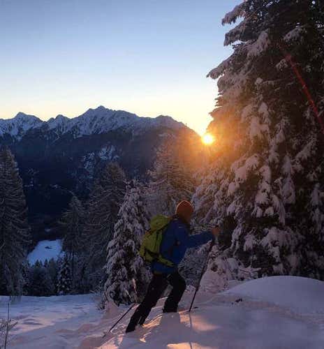 Escursione in ciaspole al tramonto ad Andalo