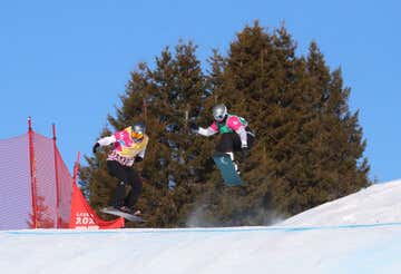 Group snowboarding course for adults in Sauze d'Oulx