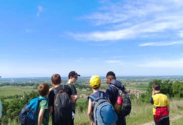 Giornata di sopravvivenza per bambini vicino al Lago di Garda