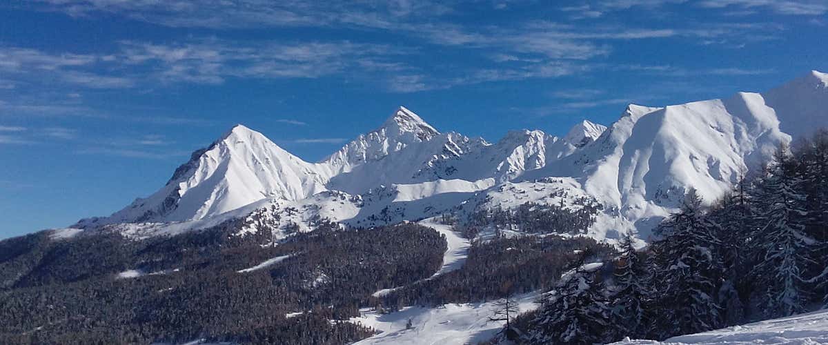 Snowshoeing in the Pila ski area