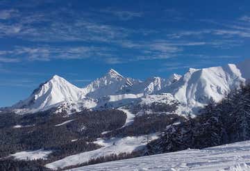 Snowshoeing in the Pila ski area