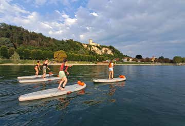 SUP excursion and meditation on Lake Maggiore in Angera