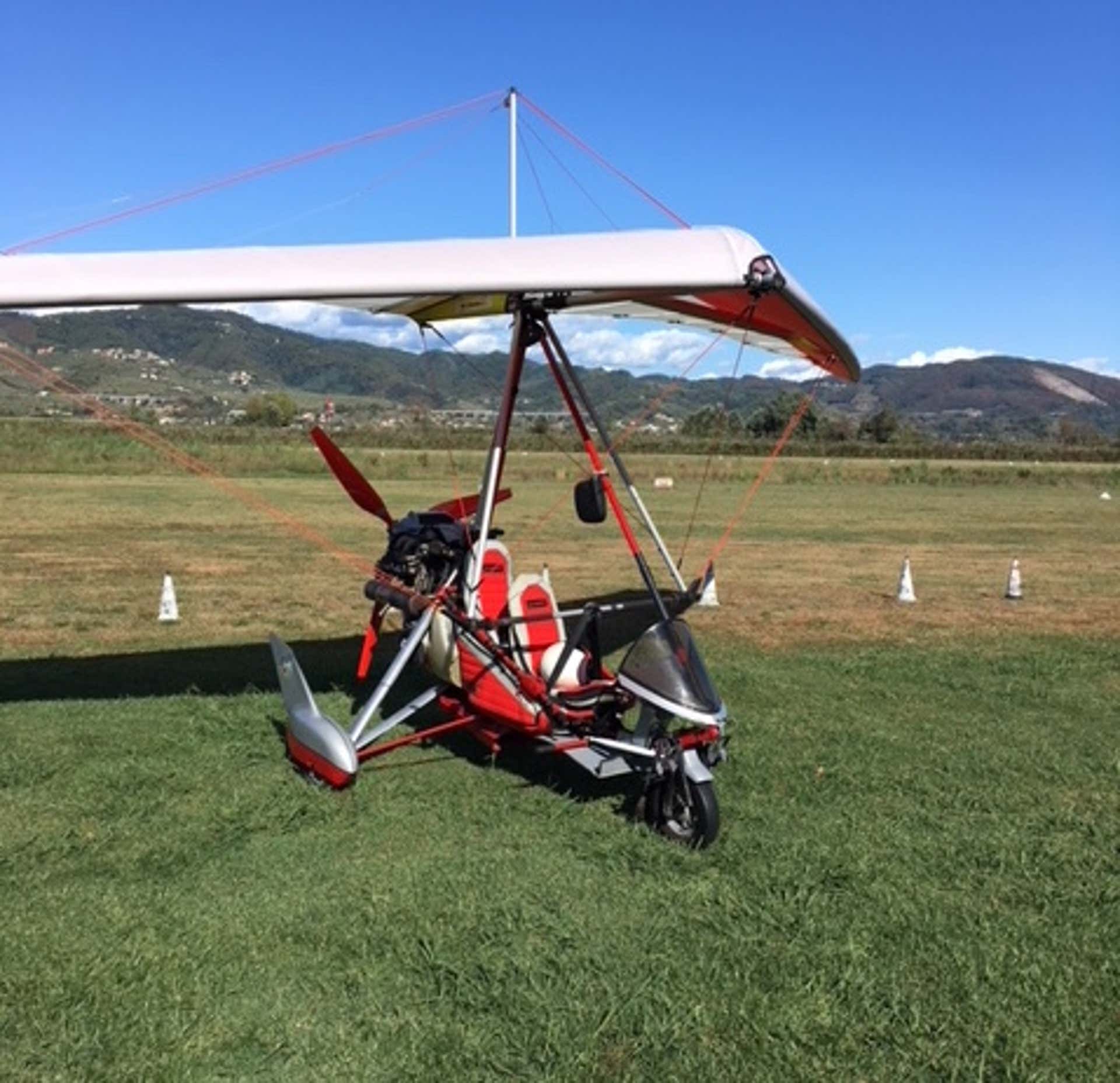 First powered hangglider panoramic flight near Viareggio Freedome