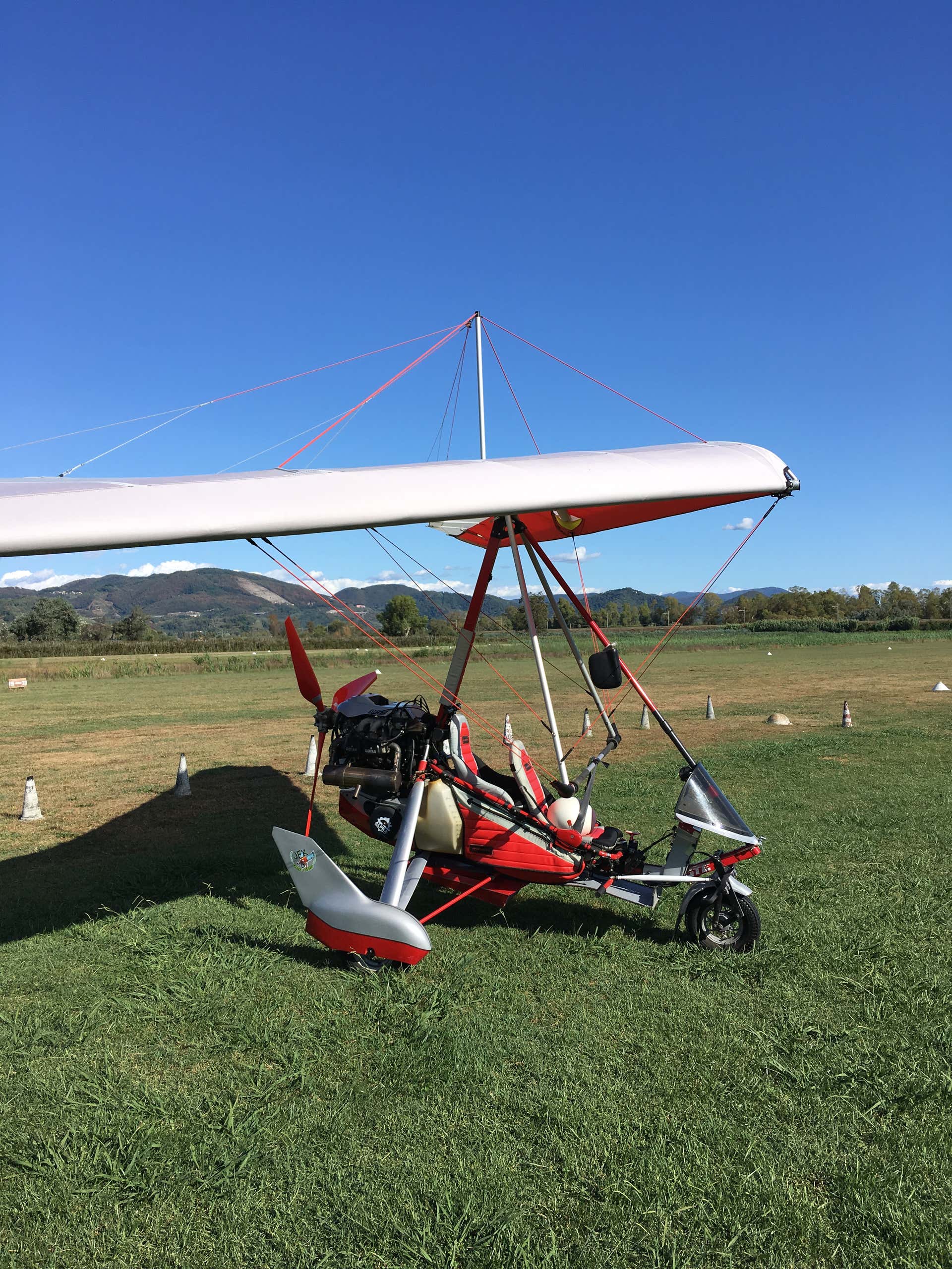 First powered hangglider panoramic flight near Viareggio Freedome