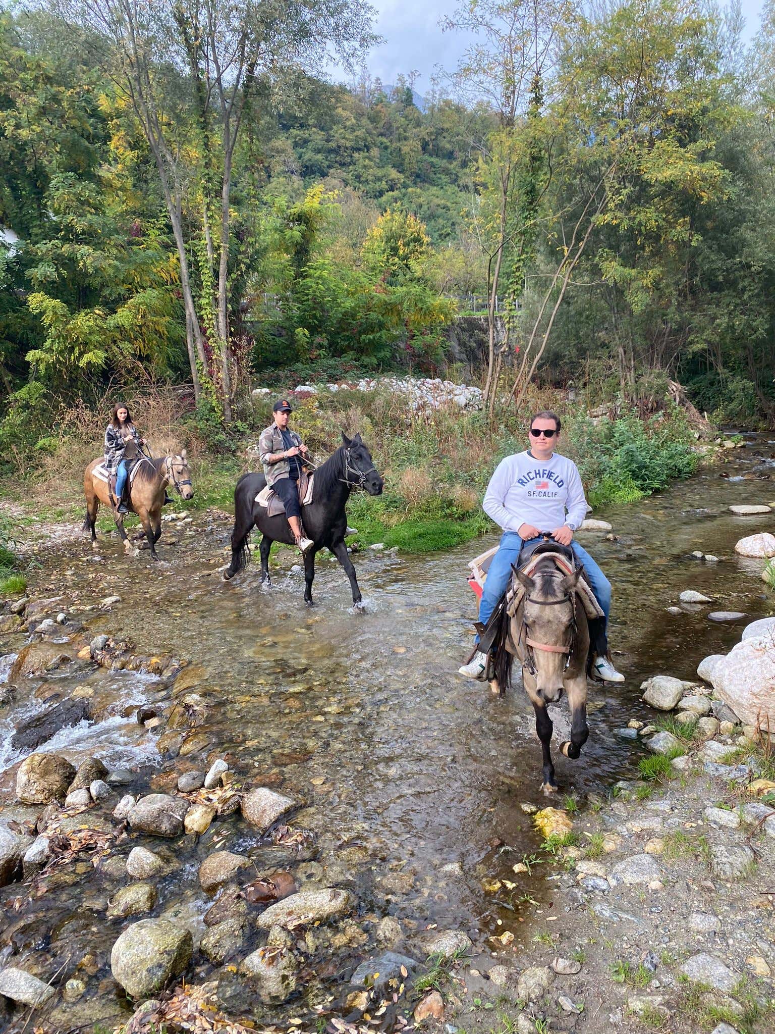 Passeggiata a cavallo nel parco fluviale di Bieno