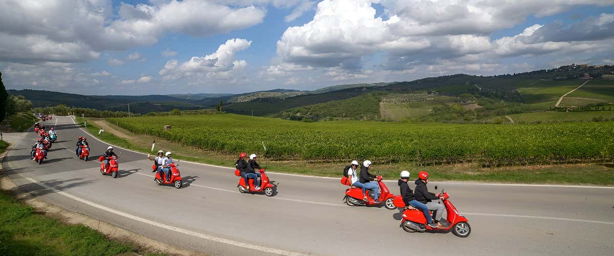 Panoramic Vespa Tour of the Val d'Orcia