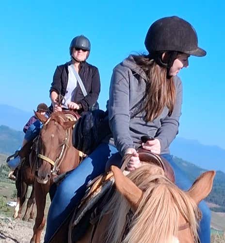 Passeggiata a cavallo di coppia nel cuore del Chianti con brindisi