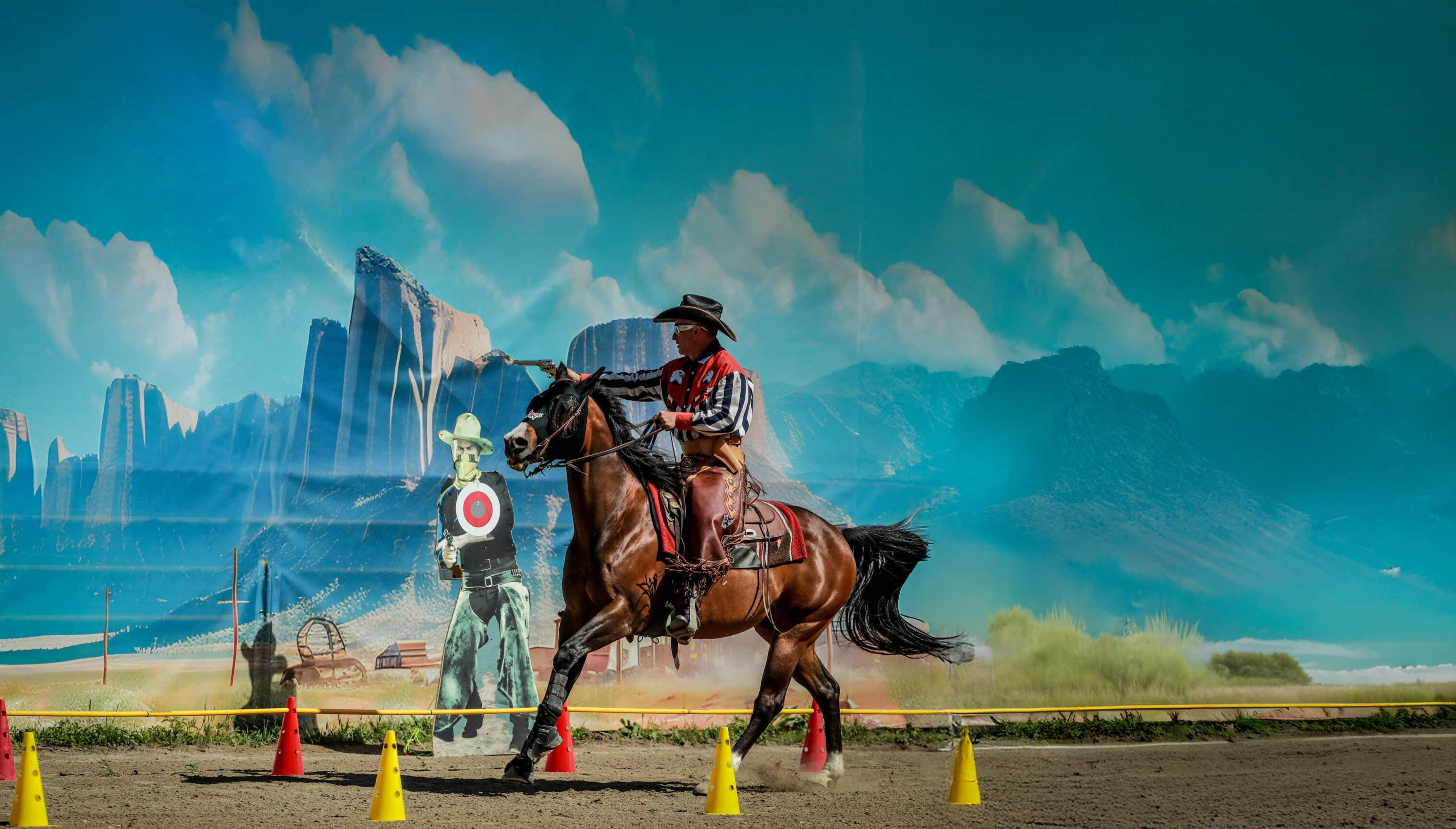 Cowboy experience: tiro a segno a cavallo in provincia di Livorno