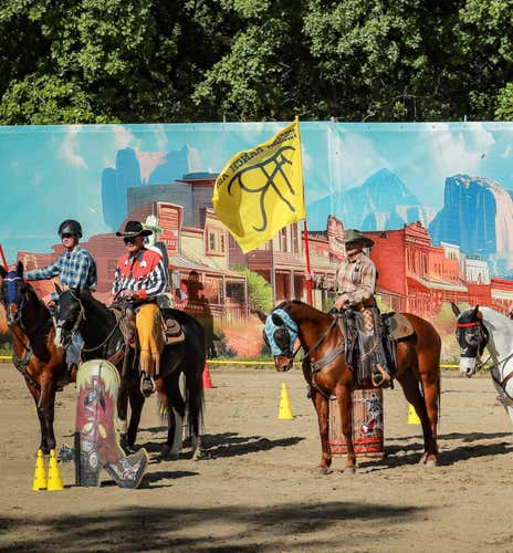 Cowboy experience: shooting on horseback