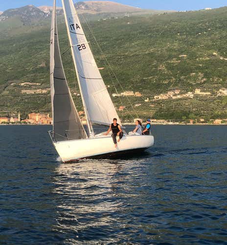 Avvicinamento alla vela e tour in barca sul Lago di Garda