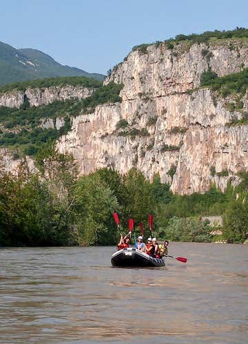 Rafting on the Adige River and wine tasting