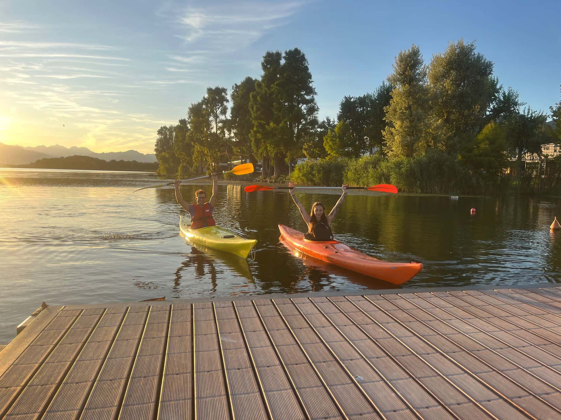 Canoeing and kayaking Lake Varese