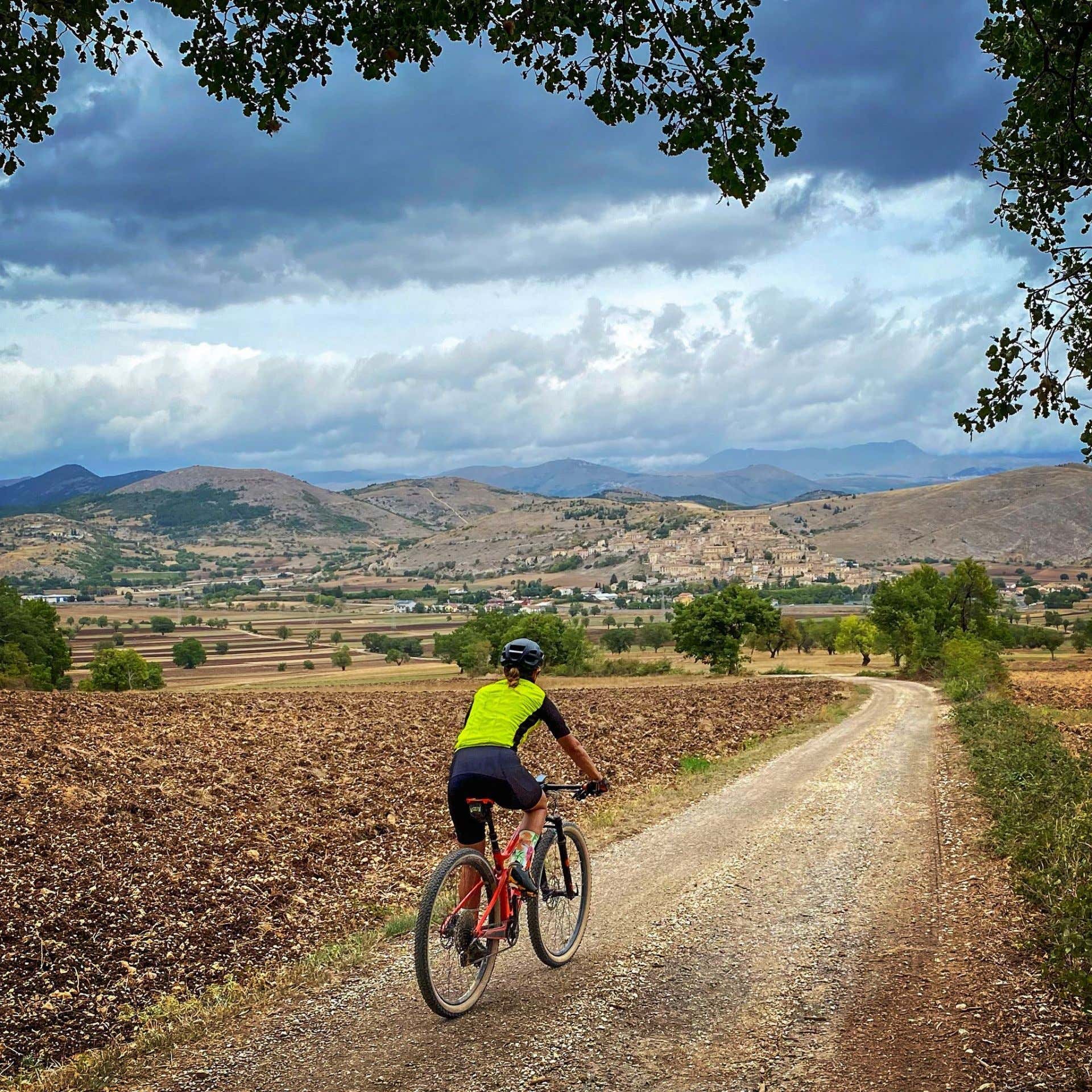 E-bike tour in the saffron lands of Abruzzo