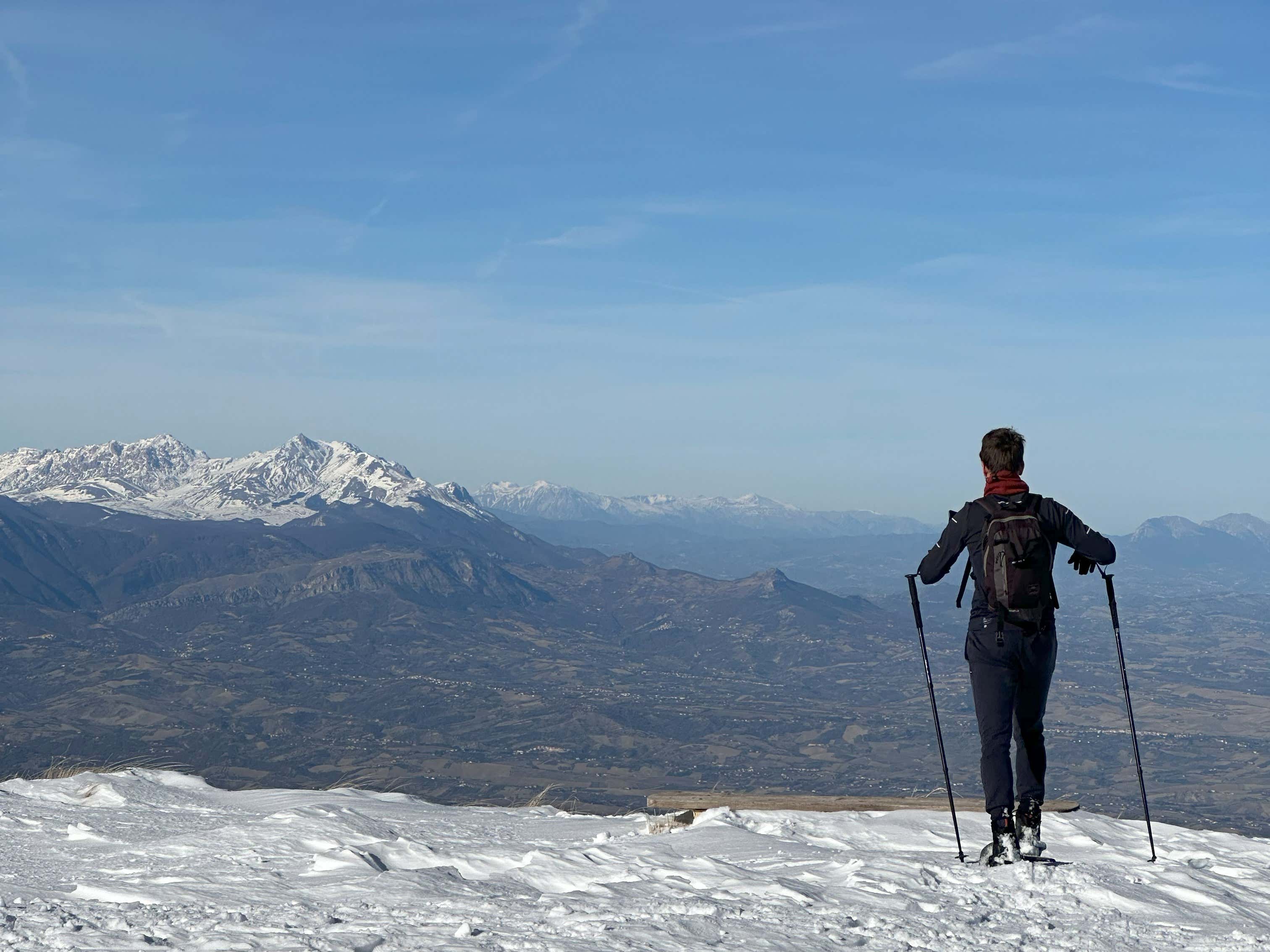 Snowshoeing on the Maielletta in the Maiella National Park Freedome