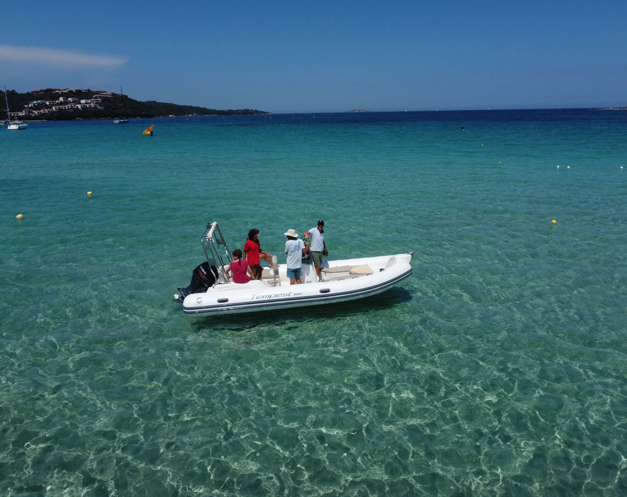 Tour in gommone privato a Golfo Aranci con avvistamento delfini