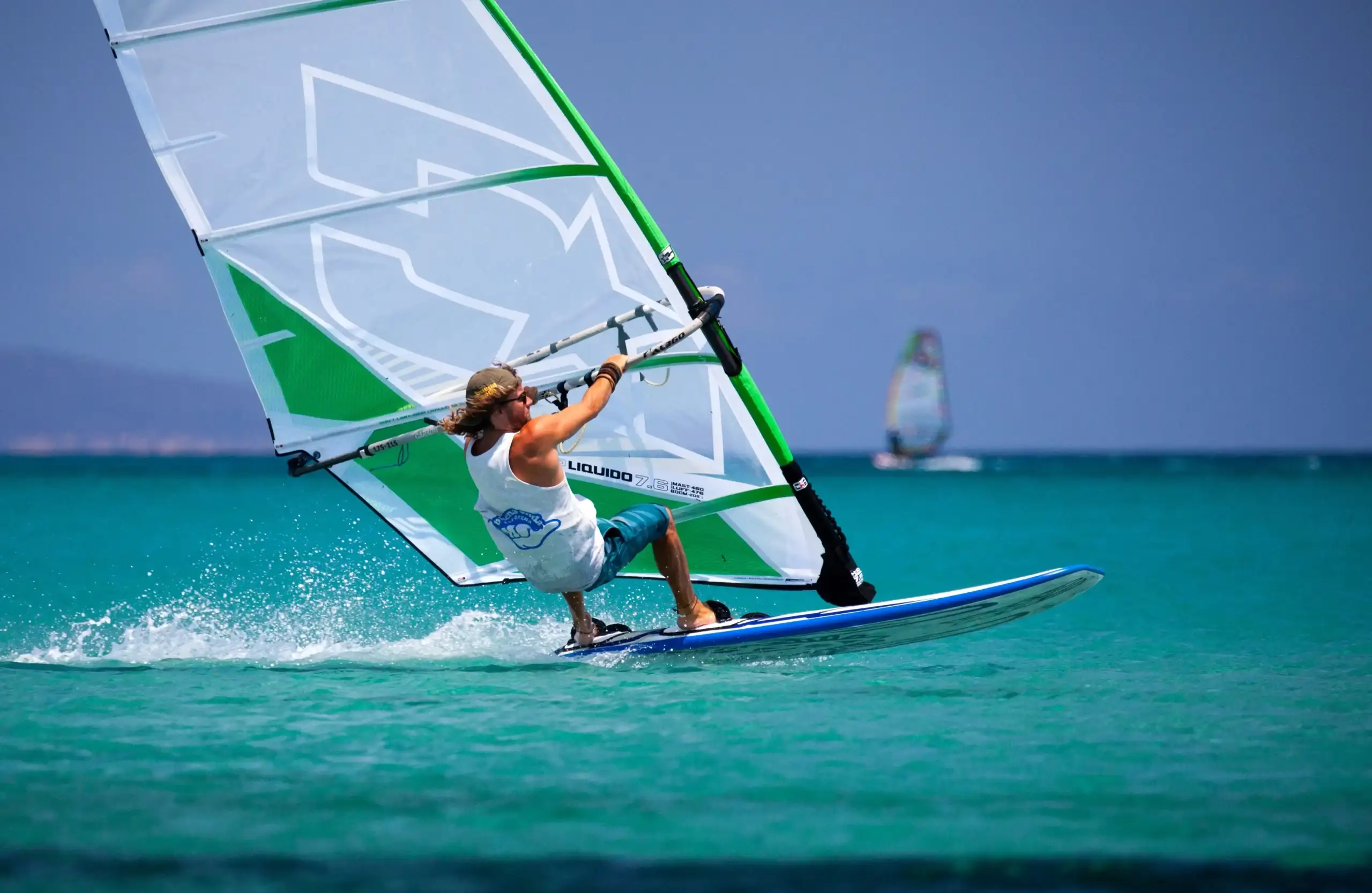 Corso di wing foil nel Golfo di Marinella a Olbia | Freedome