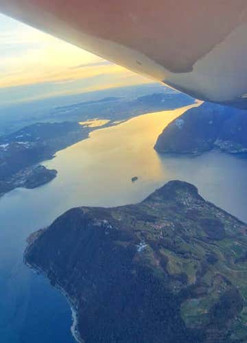 Pilot for a day by plane over Lake Iseo and Franciacorta