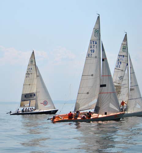 Tour privato in barca a vela del Lago di Garda
