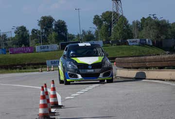 Rally Experience: Guida in pista su auto da rally in provincia di Milano