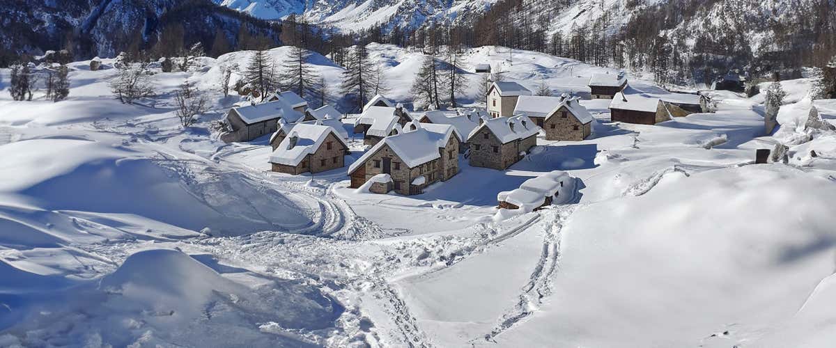 Snowshoeing in Crampiolo and Devero Lake
