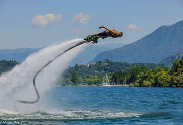 Super-Hero: Flyboard per tutti sul Lago Maggiore