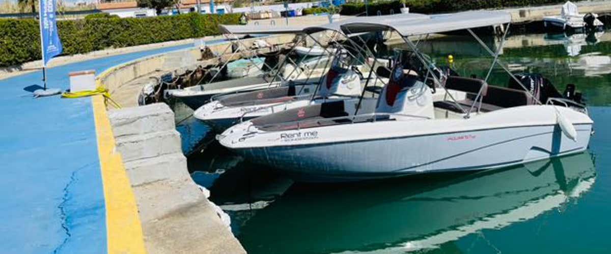 Boat Jaguar SE rental - 5.7 m, 40 HP