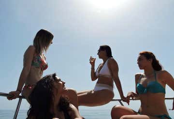 Boat tour to the White Point Reserve with sunset aperitif