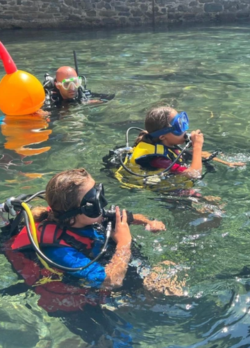 Battesimo del mare a Riomaggiore nell’Area Marina Protetta delle Cinque Terre