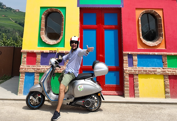Electric Vespa tour in the Langhe with winery visit and lunch