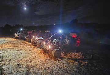Tour in buggy sotto le stelle in Valle d'Itria con degustazione