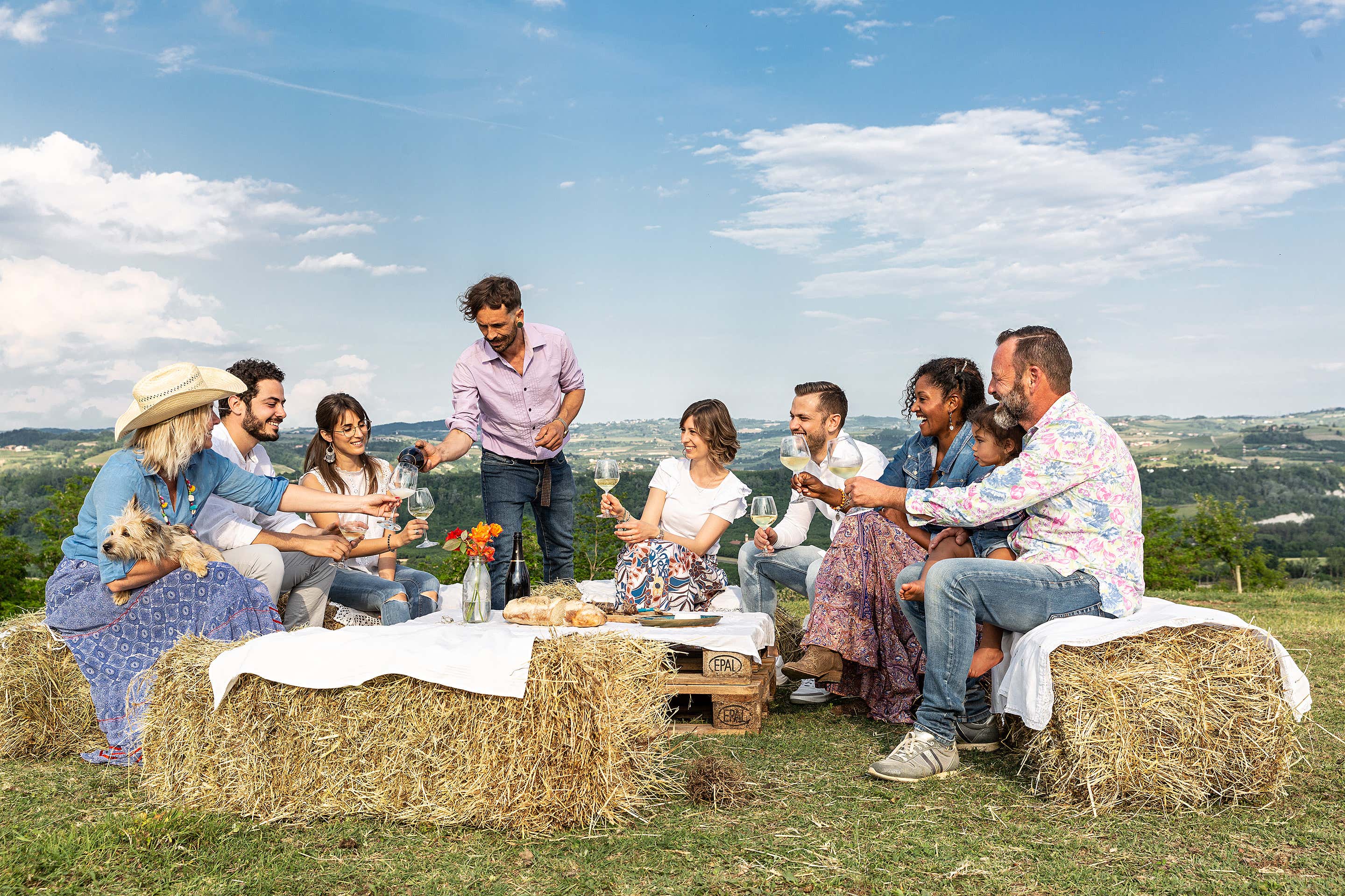 Passeggiata con alpaca sulle colline delle Langhe e picnic