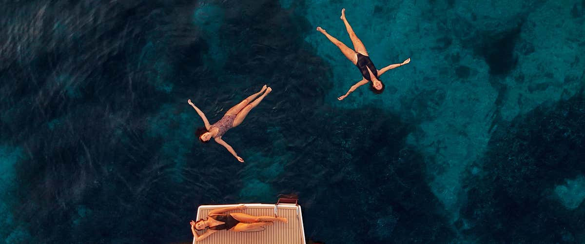 Tour in gommone di mezza giornata e aperitivo al tramonto lungo la costa di Palermo