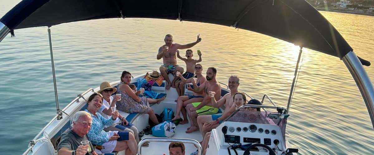 3-hour boat trip among the Salento caves with aperitif