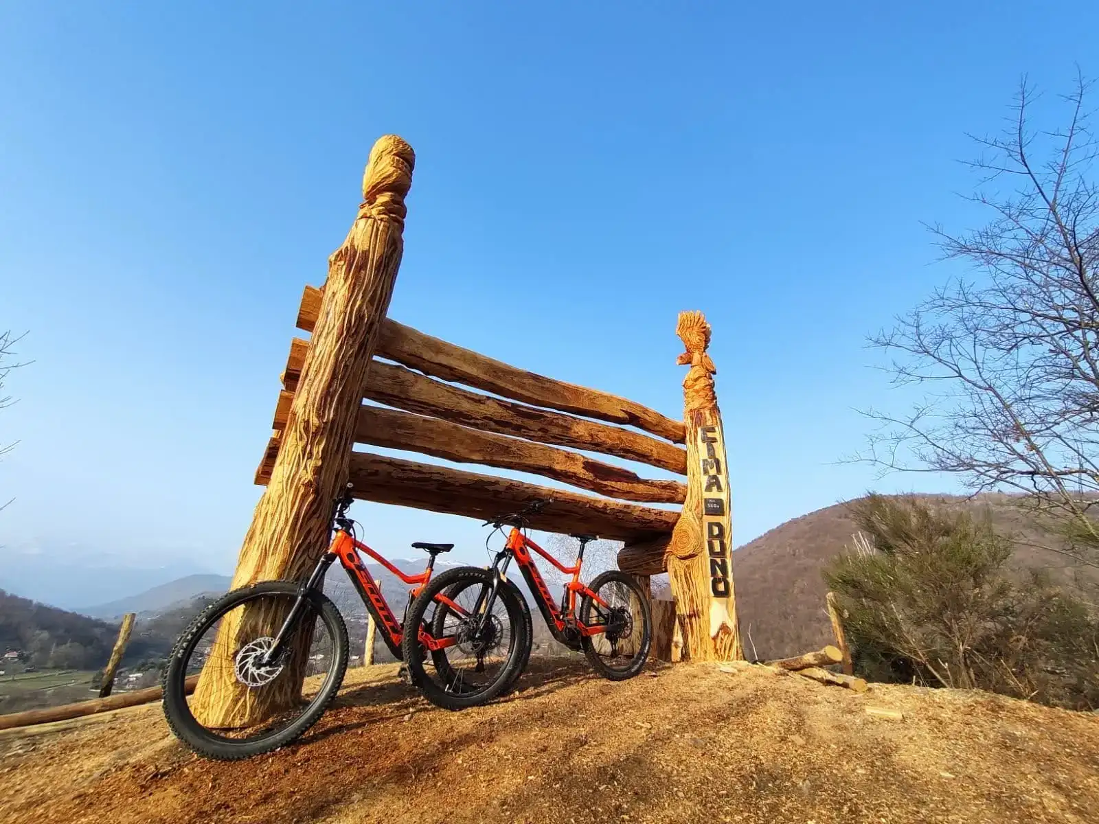 E-bike e parco avventura ad Ameno con aperitivo Freedome