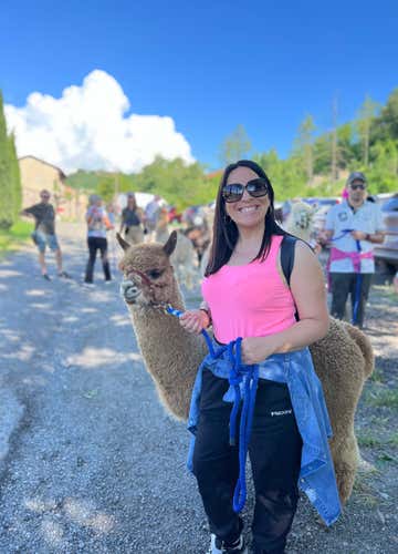 Walk with alpacas and wine tasting in the Tortonese hills