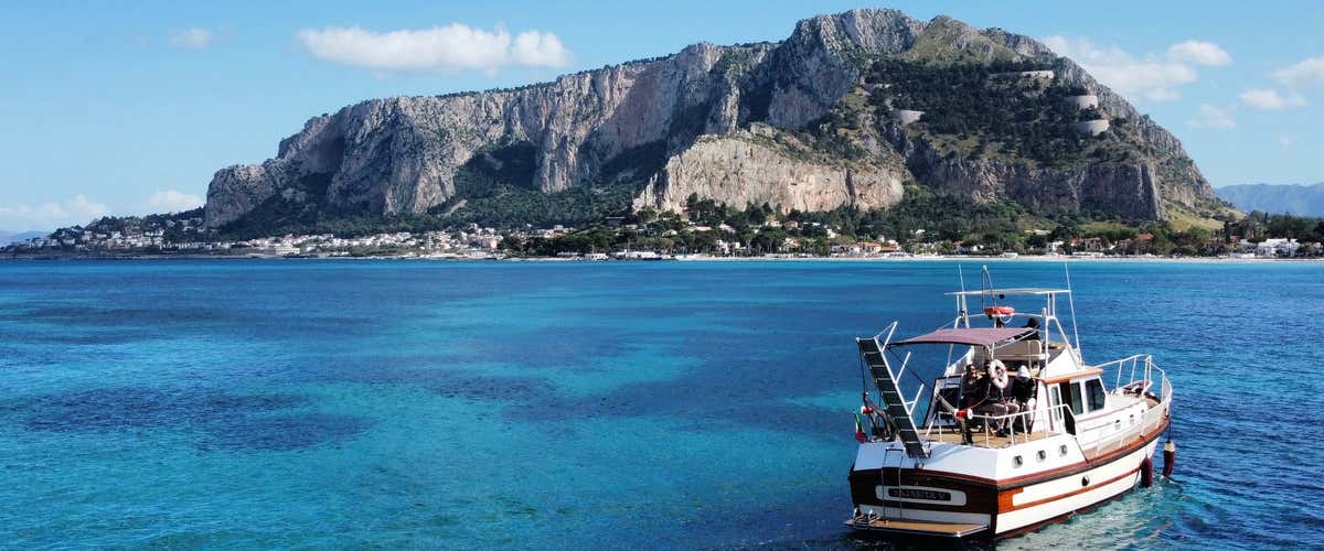 Half-day boat trip along the Palermo coast with an aperitif