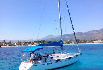 Tour di mezza giornata in barca a vela a Mondello con aperitivo