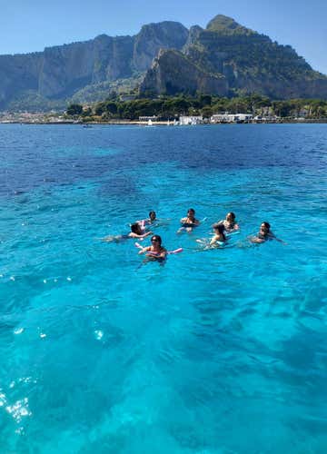 Tour di mezza giornata in barca a vela a Mondello con aperitivo
