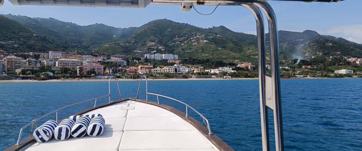 Escursione in gozzo siciliano da Cefalù con aperitivo