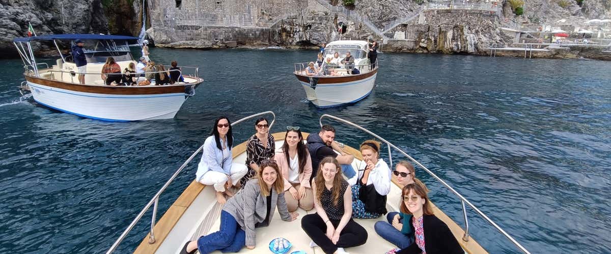 Tour in gozzo da Salerno lungo la Costiera Amalfitana