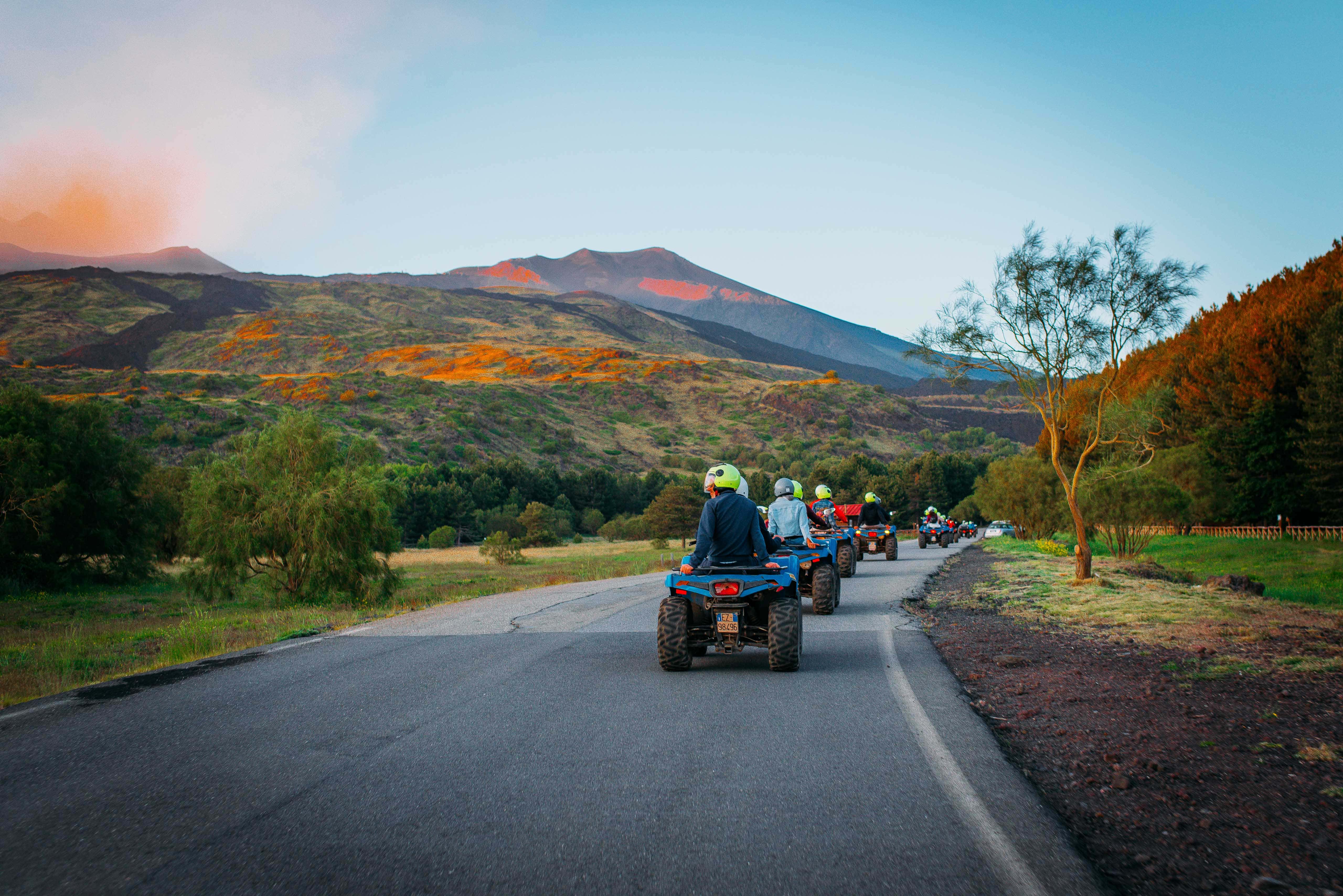 Tour in quad di 1 ora e mezza sull’Etna con aperitivo
