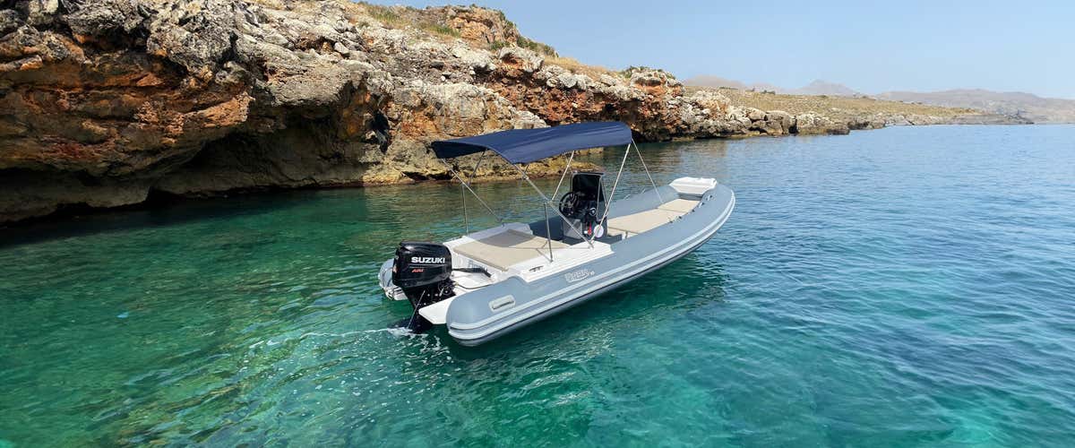Noleggio Gommone A Castellammare Del Golfo 5 50 M 40 CV Freedome Noleggio Gommone A Castellammare Del Golfo 5 50 M 40 CV Freedome
