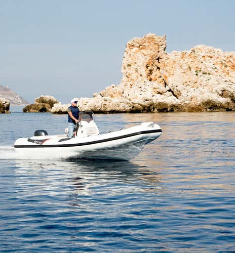 Dinghy charter in Castellammare del Golfo - 6.10 m, 40 HP