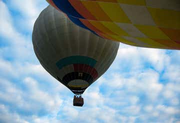 Volo in mongolfiera privato a Barolo (Cuneo)